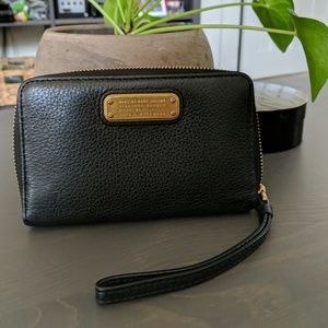 Marc Jacobs Q Wingman Wristlet Wallet 